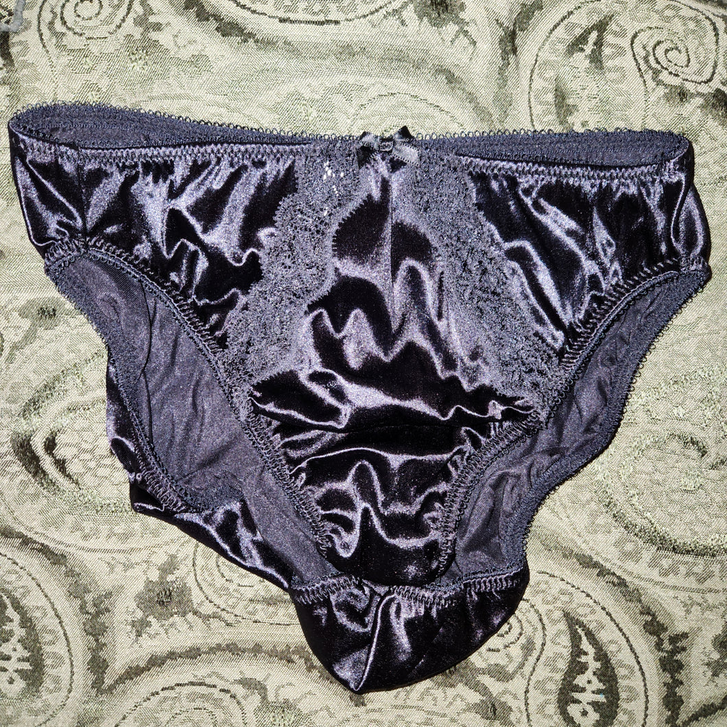 NEW Black/Black Lace K&L Fancy Satin Princess Juliet  MEDIUM