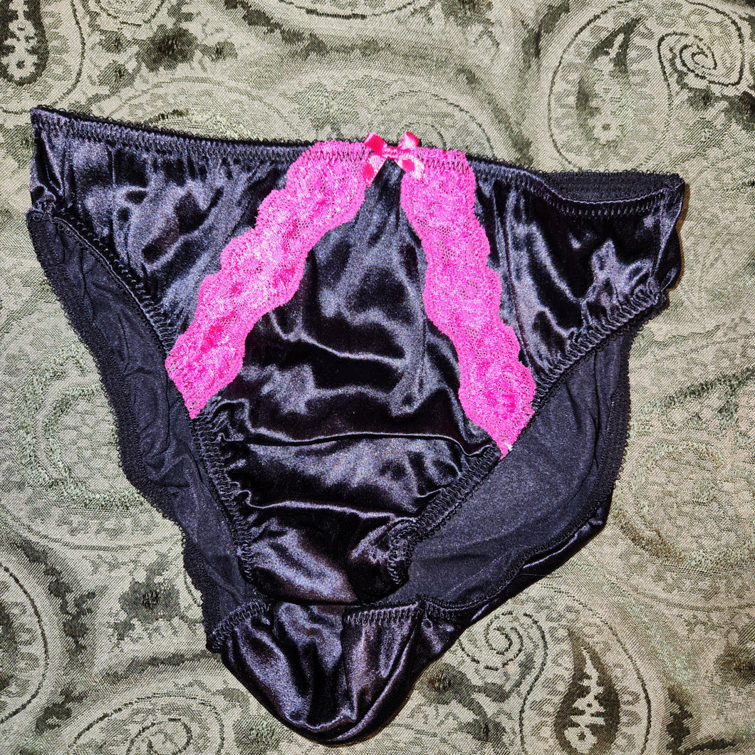 NEW Black/Dark Pink Lace K&L Fancy Satin Princess Juliet  MEDIUM