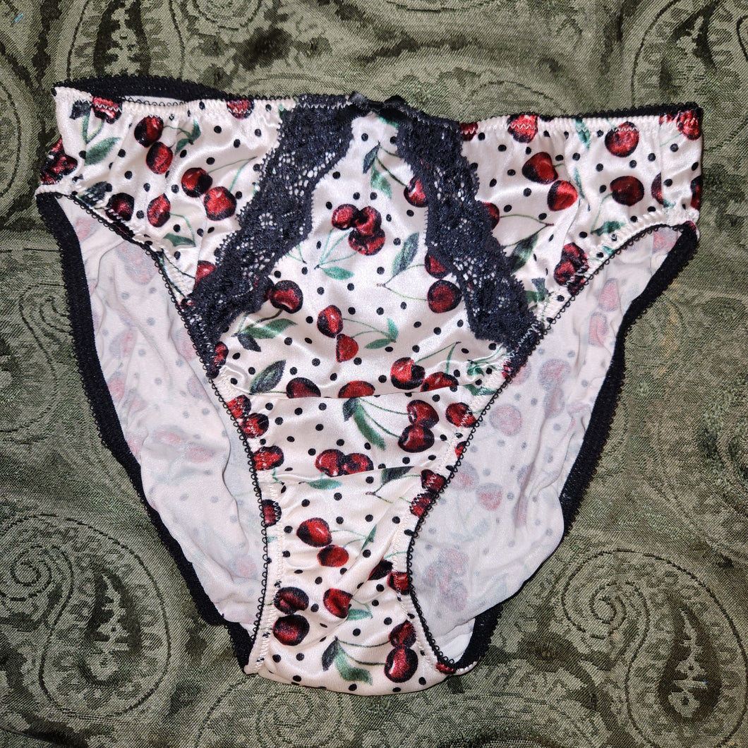 NEW Cherries/Black Lace K&L Fancy Satin Princess Juliet  MEDIUM